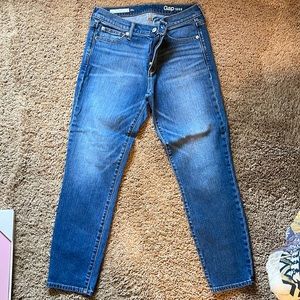 Gap jeans size 28P